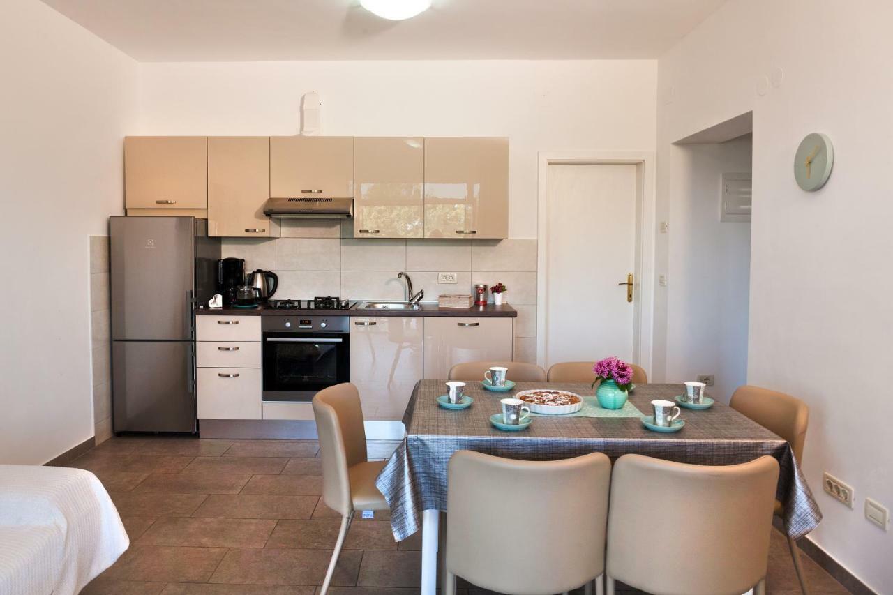 Apartment Villa Lidija Ловран Екстериор снимка