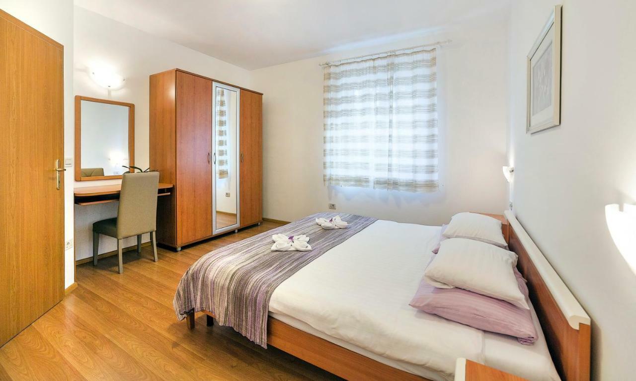 Apartment Villa Lidija Ловран Екстериор снимка