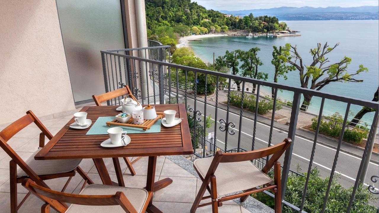 Apartment Villa Lidija Ловран Екстериор снимка