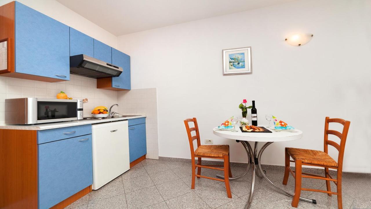 Apartment Villa Lidija Ловран Екстериор снимка