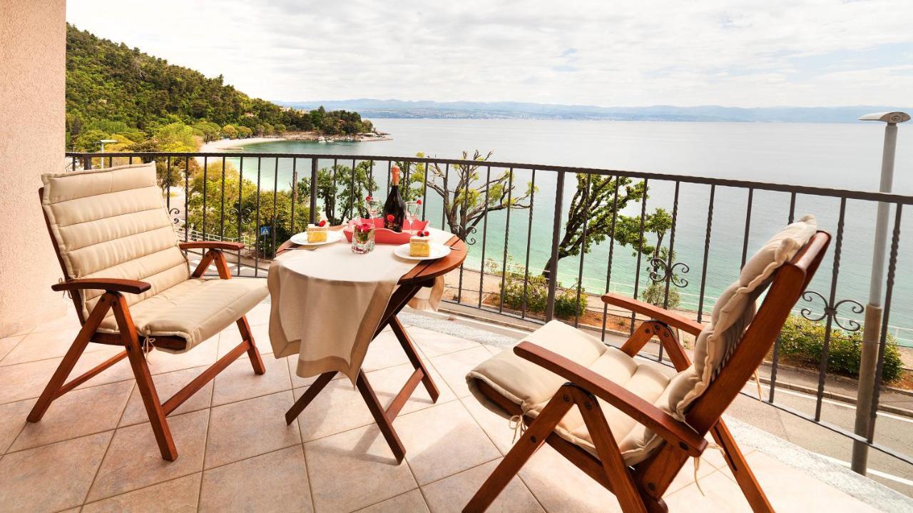 Apartment Villa Lidija Ловран Екстериор снимка